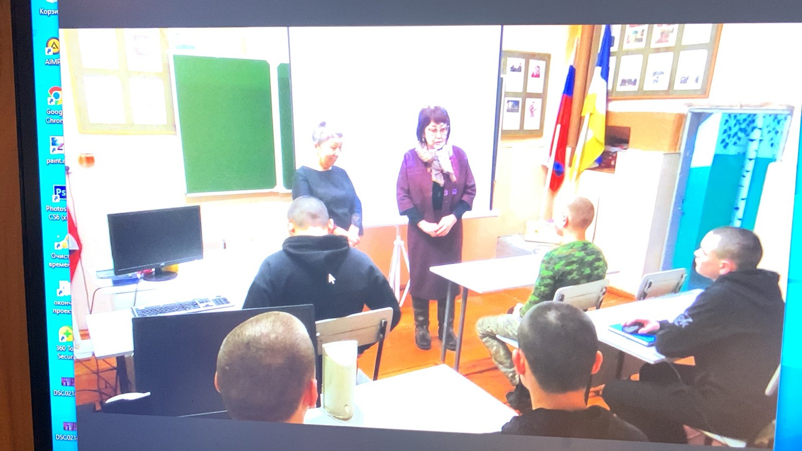 О снятии фашистской блокады Ленинграда советскими войсками.